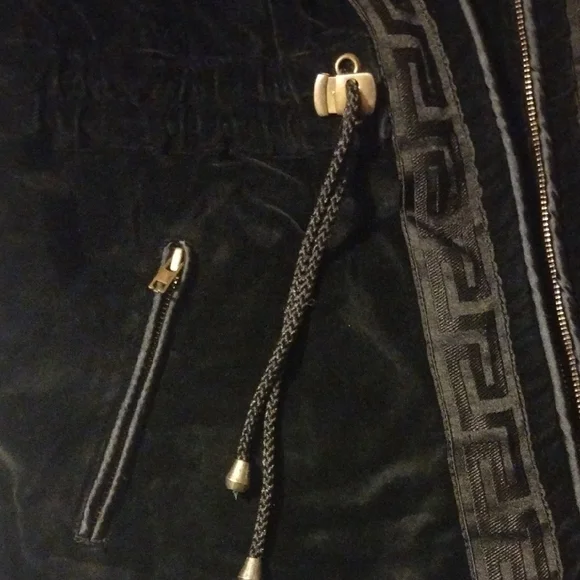 Vintage Luxurious Black Velvet Utility Jacket - Picture 8 of 12